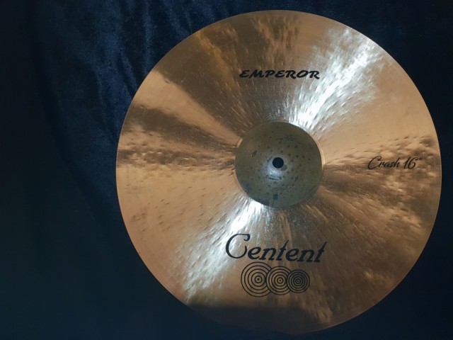 Håndlaget crash cymbal